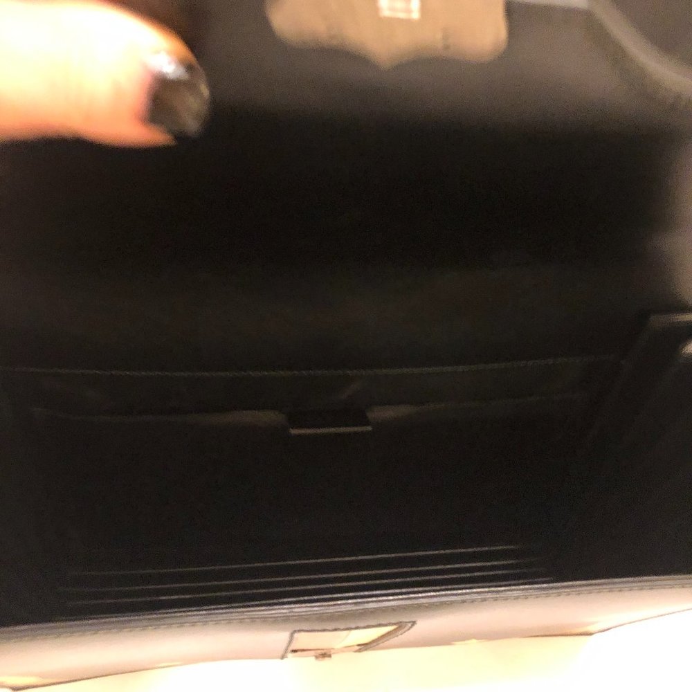 * ULTRA RARE * Gucci Hand Painted Padlock Clutch in Black - Picture 8 of 14